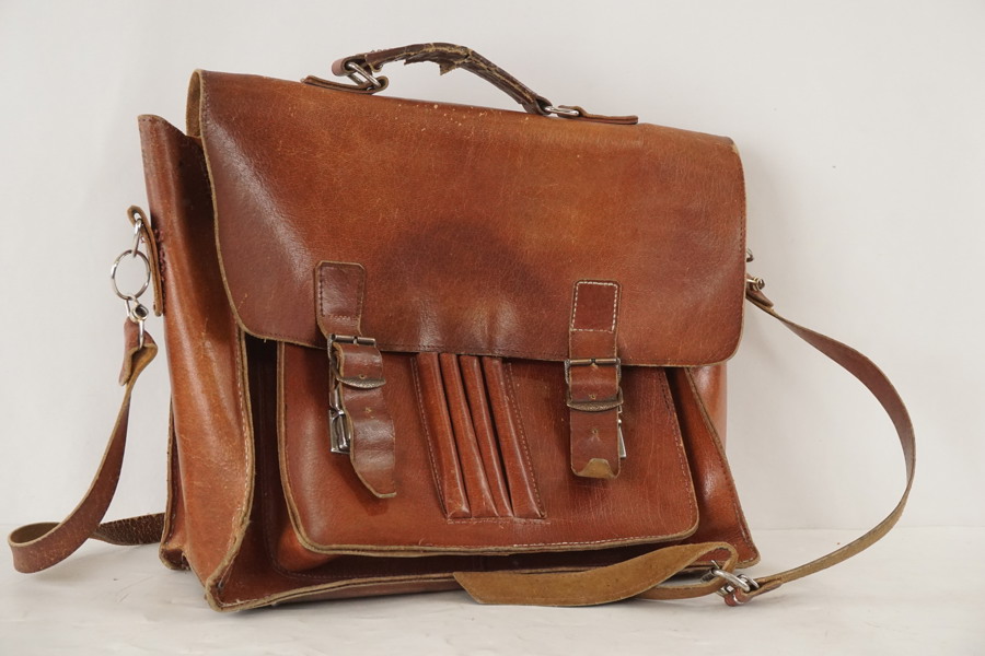 Vintage läder portfölj brun. A109