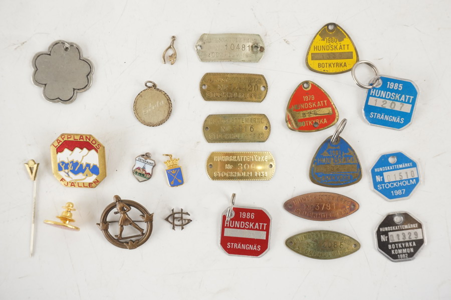 Hundskattemärken mm. 151
