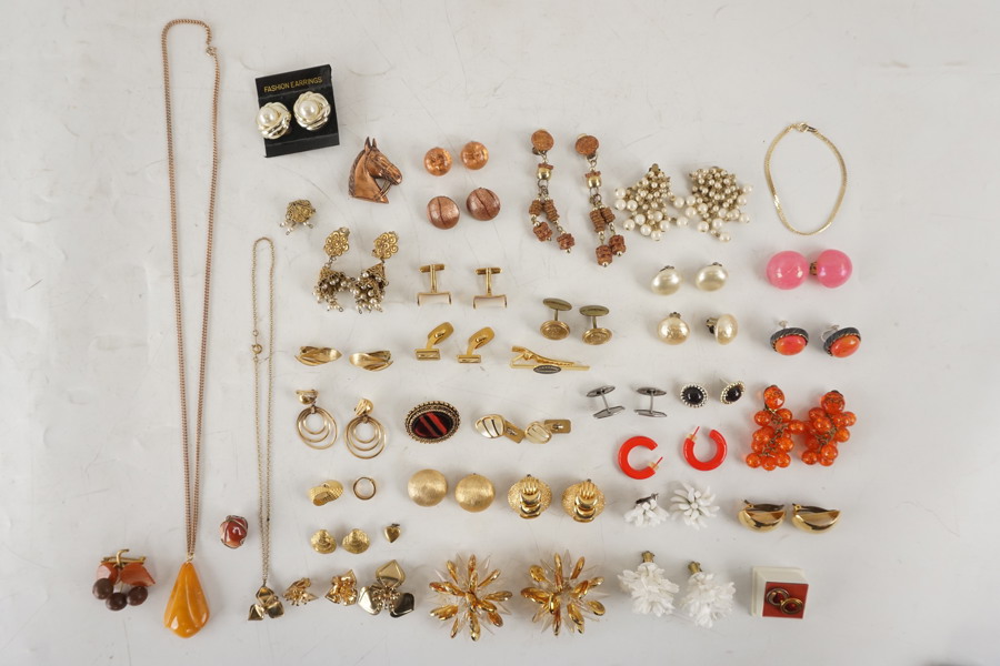 Vintage Örhängen, armband, halsband mm. A153