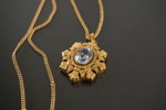 Halsband med hänge i guld 750 -18kt. 9g A155