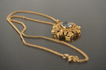 Halsband med hänge i guld 750 -18kt. 9g A155