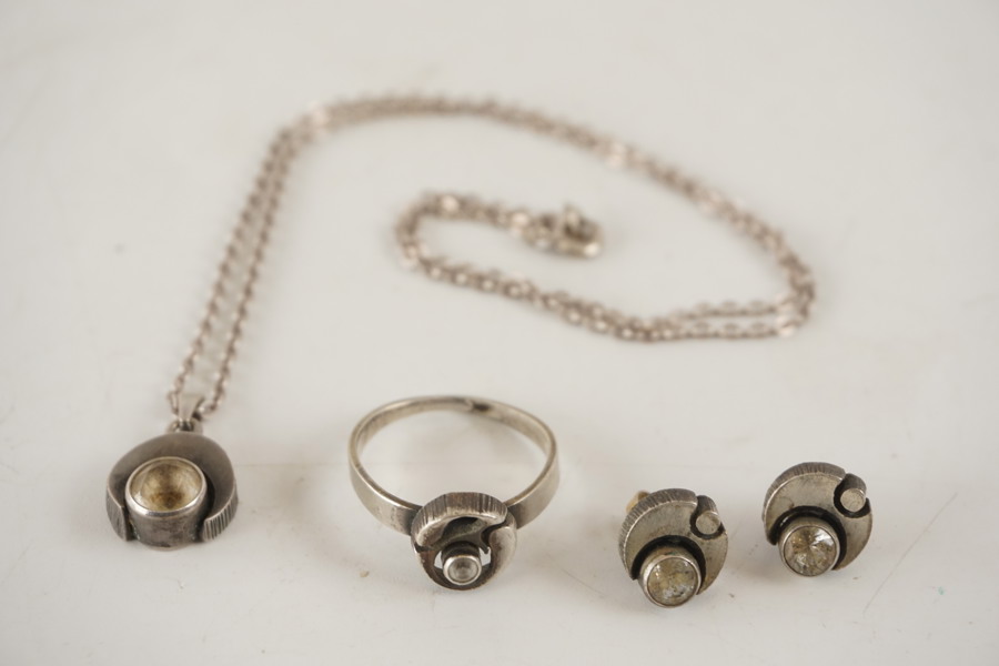 Karl Laine, Finland Halsband, örhängen, ring. A164