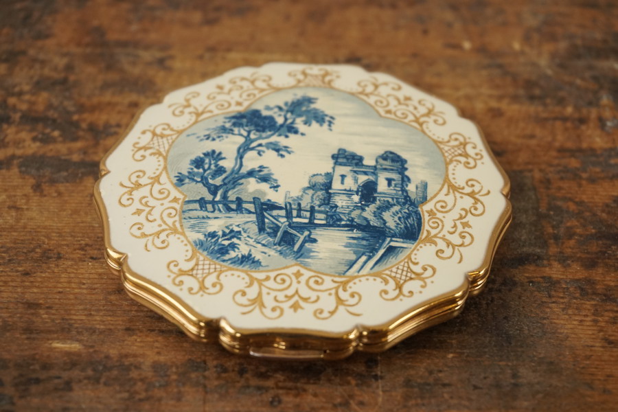 Stratton vintage Puderdosa. G65