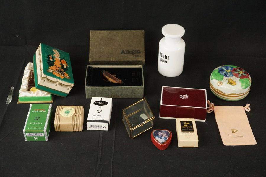 Vintage parfymflaskor Givenchy mm.  A188