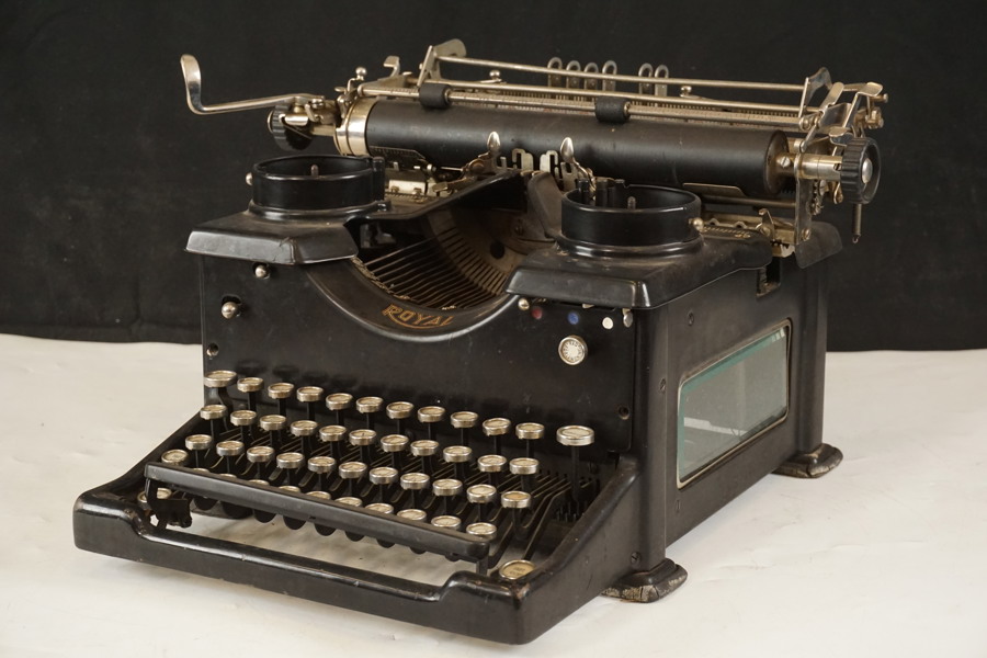 Royal  Skrivmaskin. M24 