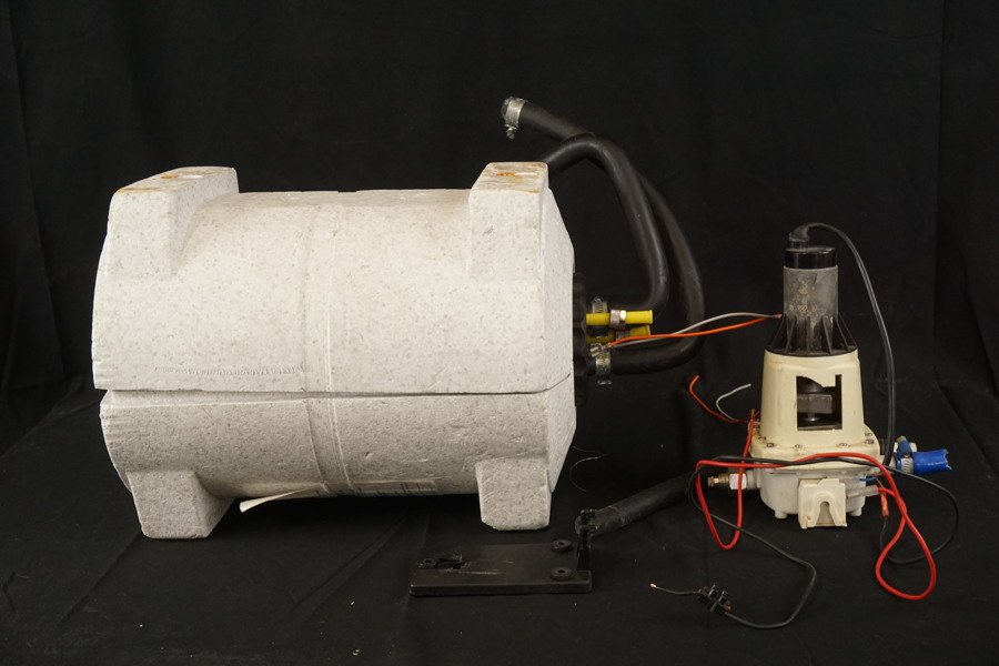 Husvagnstillbehör, Varmvattentank mm. BC336