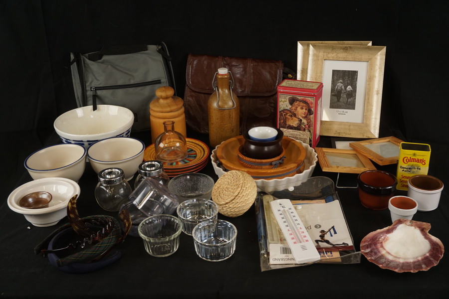 Keramiskflaska, skålar, mm. BC338