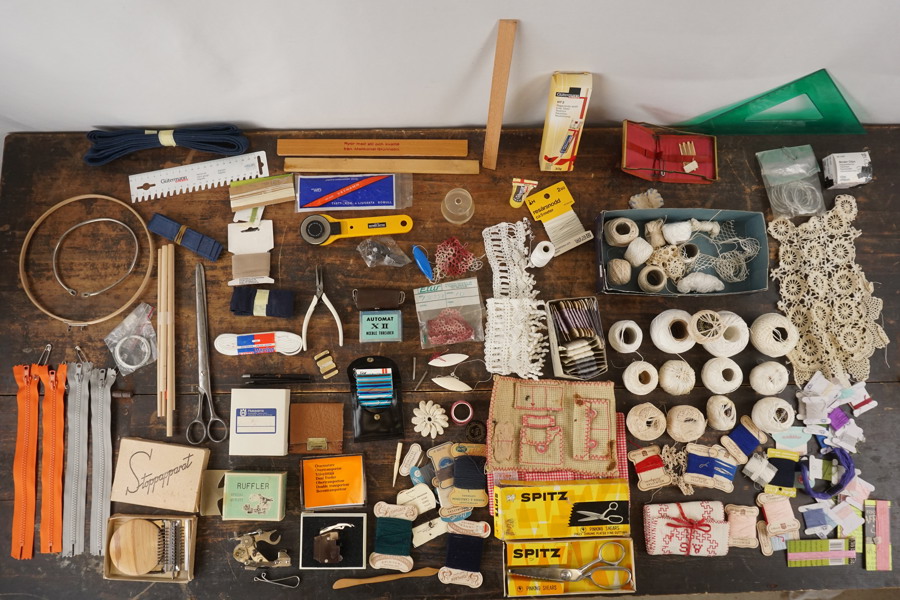 Ruffler, Övermatarer mm Sybehör. A212