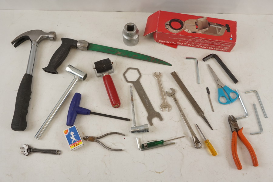 Hammare mm verktyg. D44