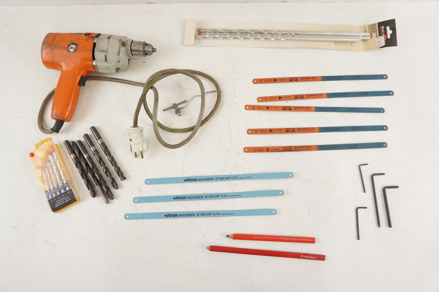 Black & Decker Borrmaskin, 2st lång borrbit mm. D46