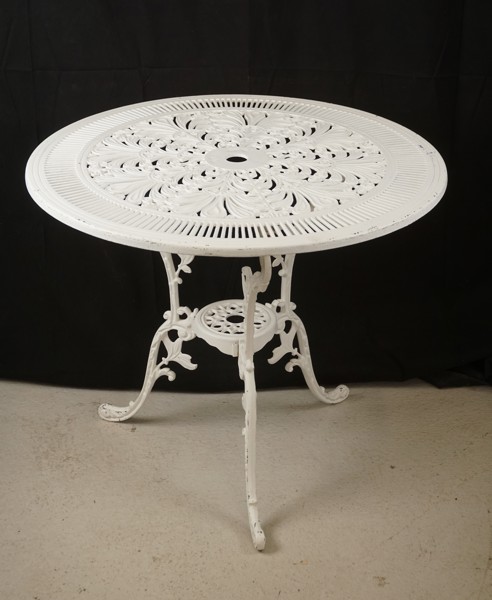 Trädgårdsbord i gjutgods