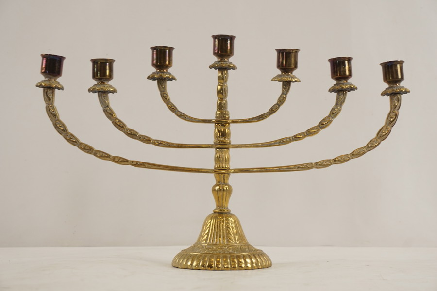 K.E. Kandelaber i mässing. C64