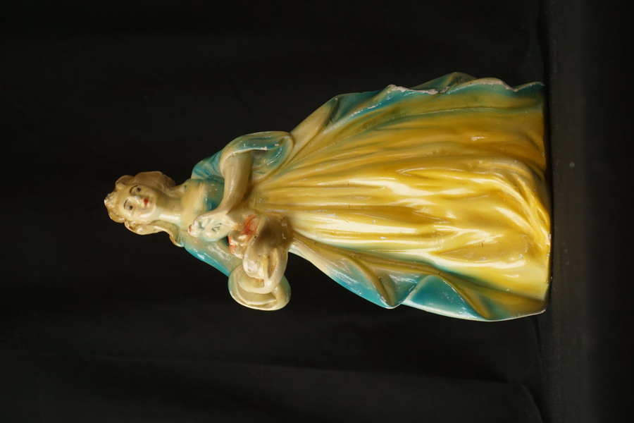 Vintage damfigur i gips. G131