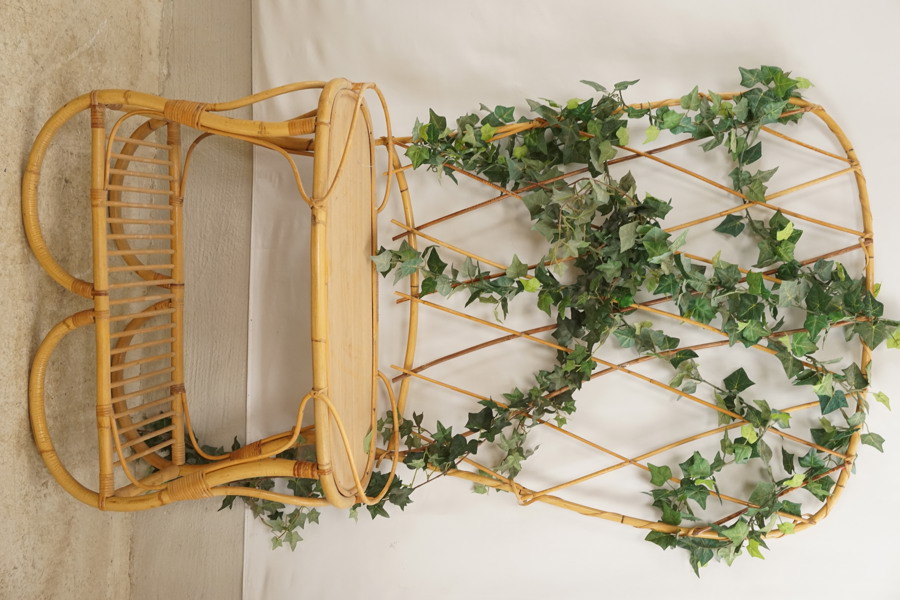 Rotting blombord. B454