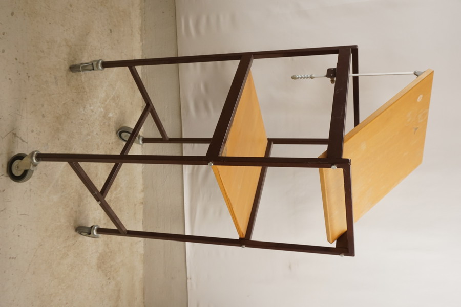 Projektorbord på hjul. B473