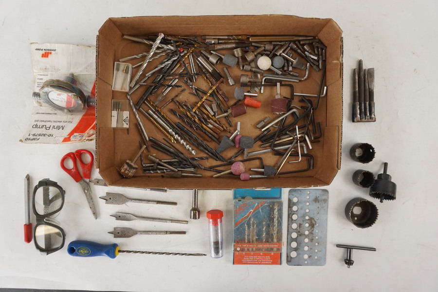 Mini Pump & blandat verktyg.  D77