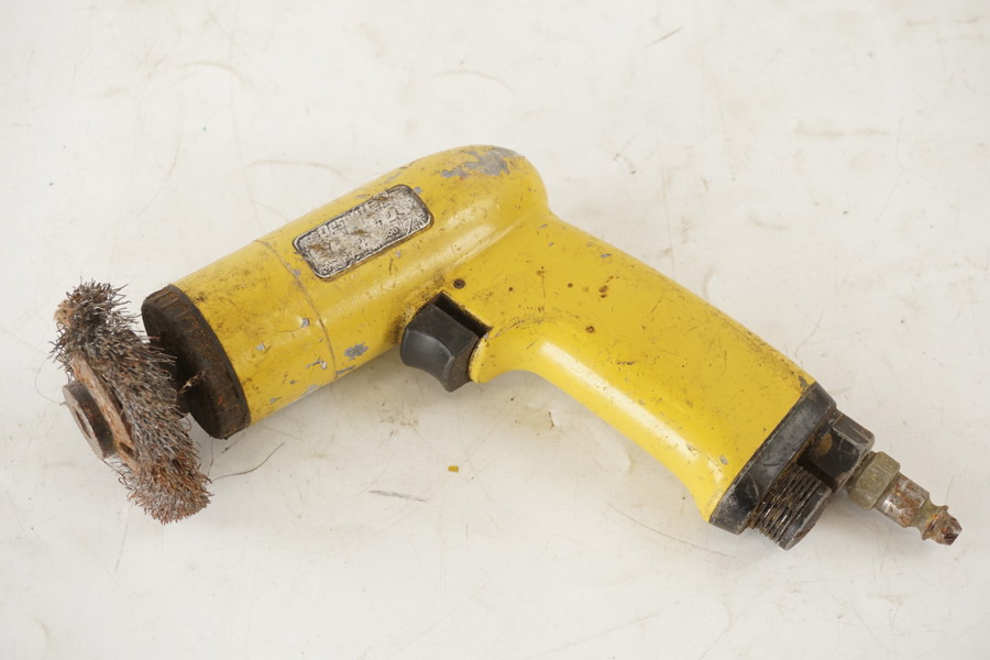 Hand slip tryckluftsdriven gul. D82