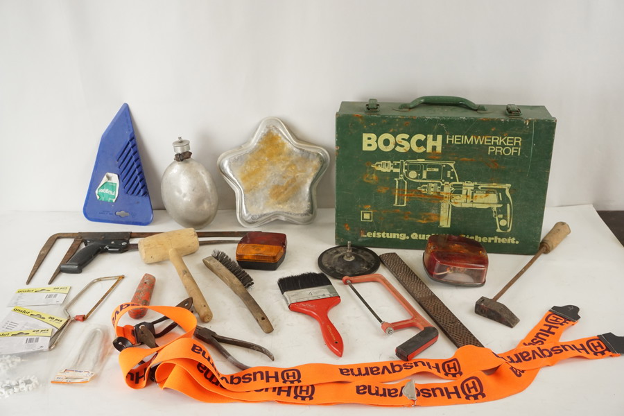 Husqvarna Hängsle, Bosch plåtlåda mm. BC474 