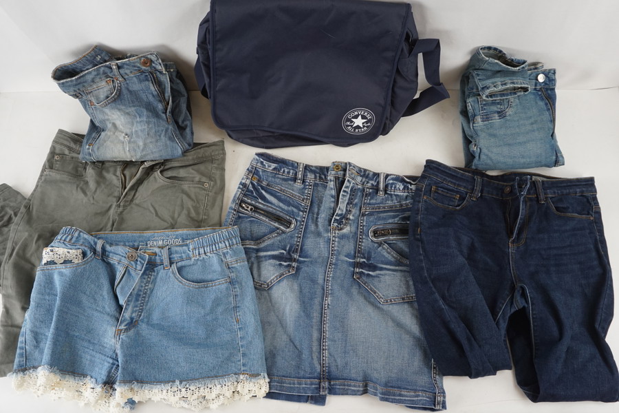Converse väska, Jeans byxor mm. BC392