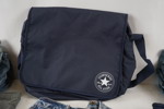 Converse väska, Jeans byxor mm. BC392