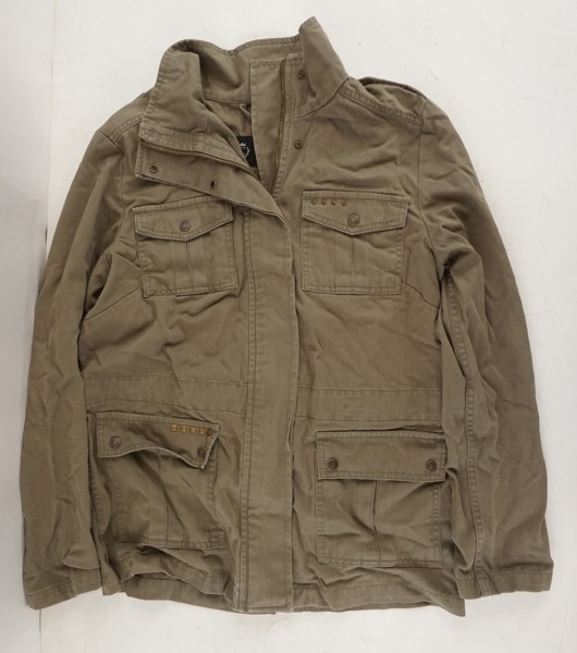 Casual Cellbes damjacka grön. A324