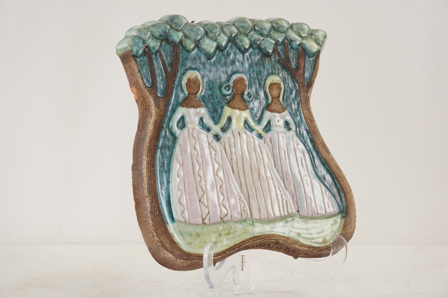 Väggrelief, Irma Yourstone. G112