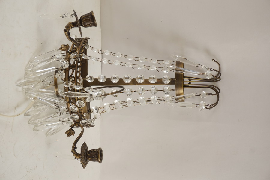 Väggljustake med prismor. A342 