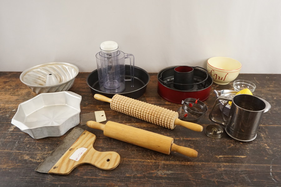 Bakformar, kavlar mm. BC323