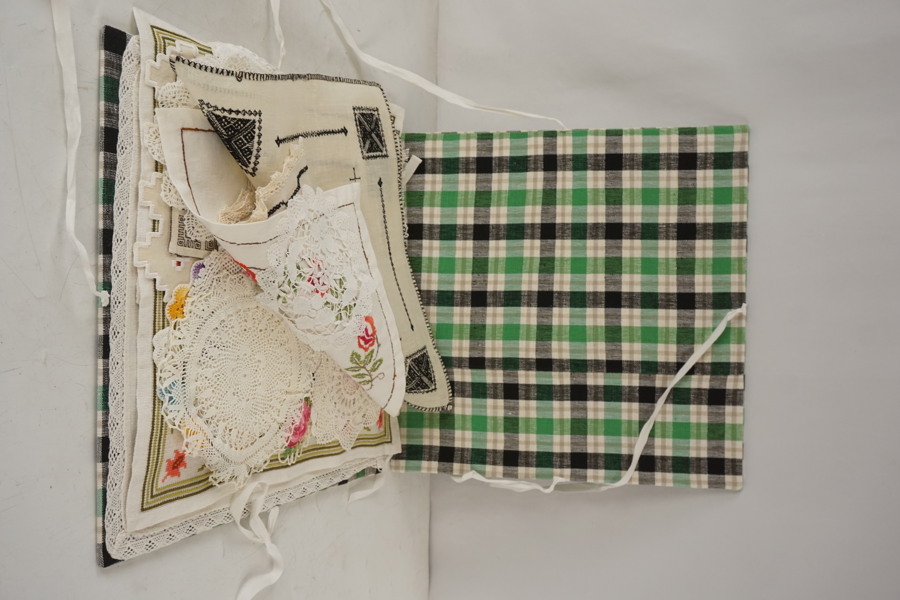 Duksbehållare med dukar grön. A209