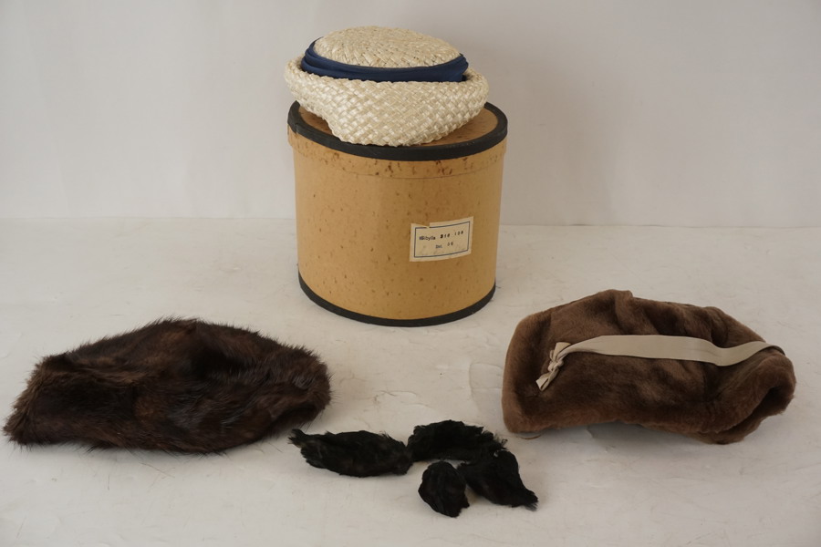 2st Pälsmössor mm. A135