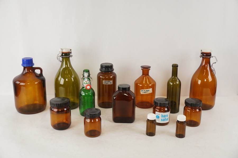 Apoteksflaskor mm. BC138