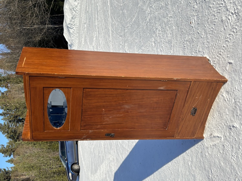 Skåp med spegel B485