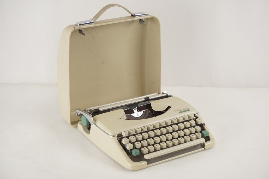 Olympia Splendid 66 skrivmaskin vit. C75