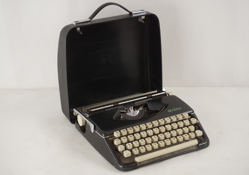 Orbis Portable skrivmaskin svart. C76