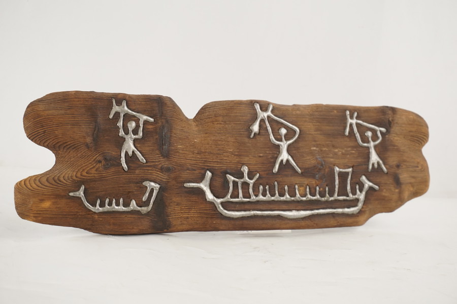 Väggrelief /skulptur i trä. A379