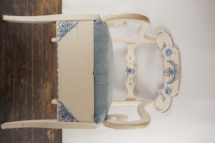 Vintage karmstol vit. B498