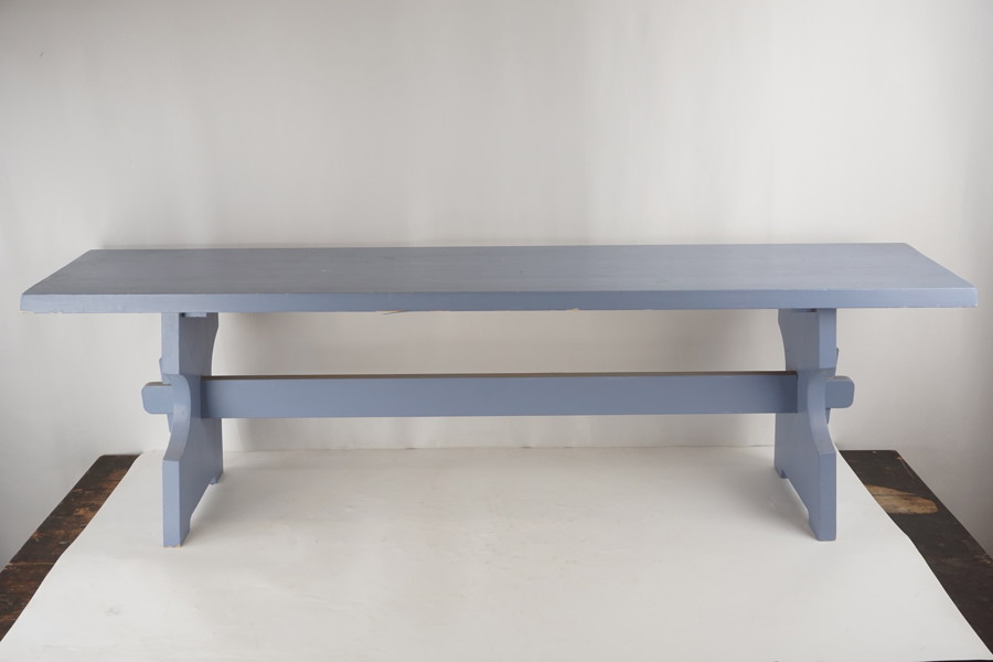 Bänk blåmålad. B500