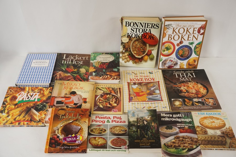 Kokböcker Thai mat mm. BC110/