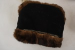 Pälshattar & pälsmuffar. BC122/