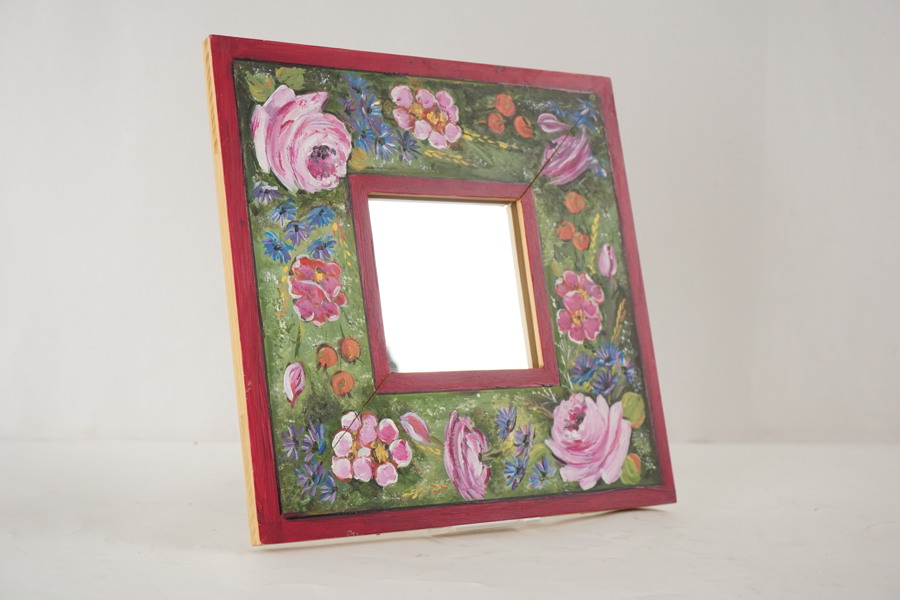 Spegel med handmålad ram. A3