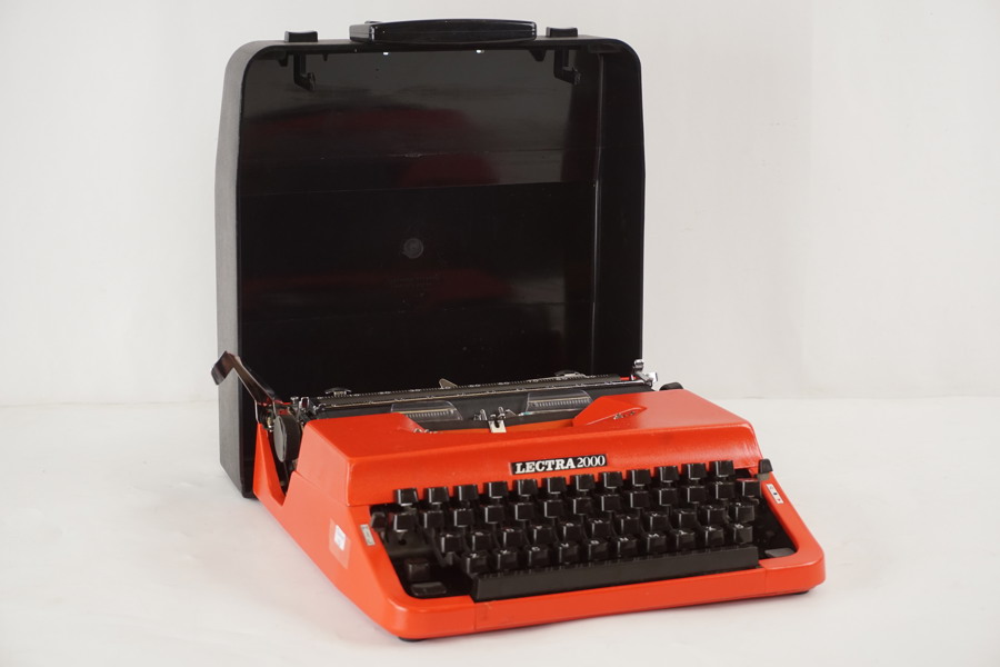 Lectra 2000 Skrivmaskin röd. C71/