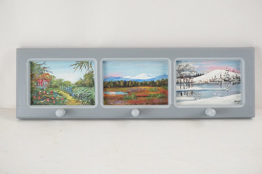 Klädhängare, handdekorerad. A394/