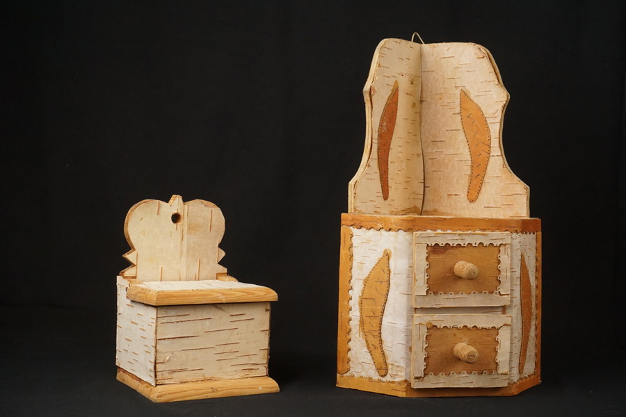 Lite hörnhylla mm allmoge. A49/