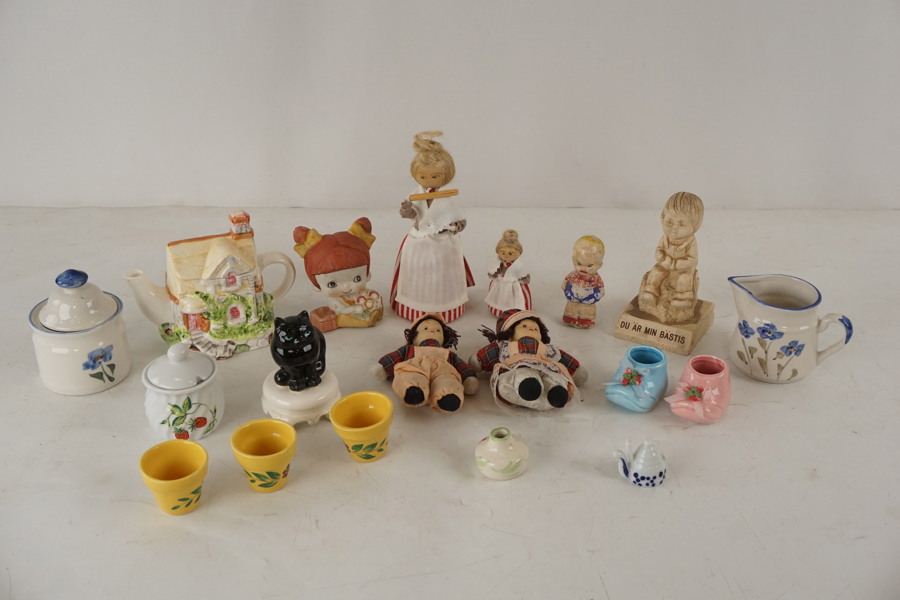 Små figurer, porslin kanna mm. A77/