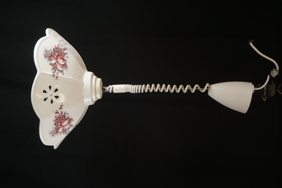 Taklampa i keramik. G4