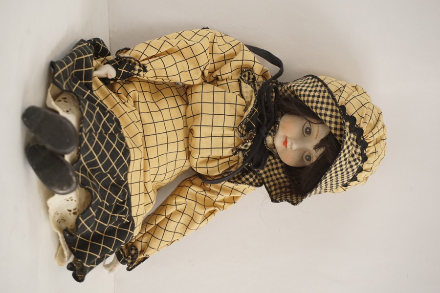 Docka i porslin. A44