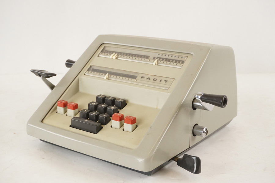 FACIT CM2-16 Kalkylator. M21/