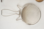 Vintage speglar, knivar, fotogenlampa mm. A61
