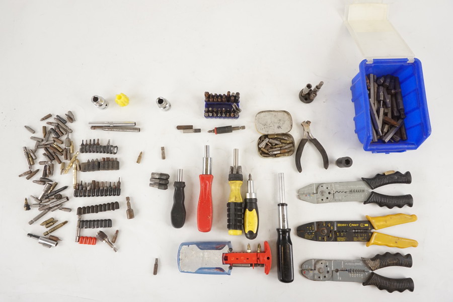 Skruvmejselbits, avbitartänger mm. D7