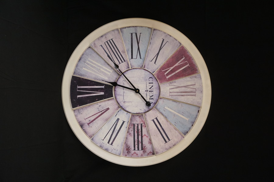 Cinema, stor väggklockan. C3 